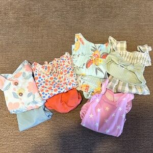 FIVE Floral and Patterned Kids dress/leggings and shorts sets 6-9 months